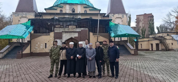 Мусульмане России провели в Донбассе конференцию по традиционным ценностям. ДУМ РФ и фонд &laquo;Закят&raquo; приехали с гуманитарной миссией