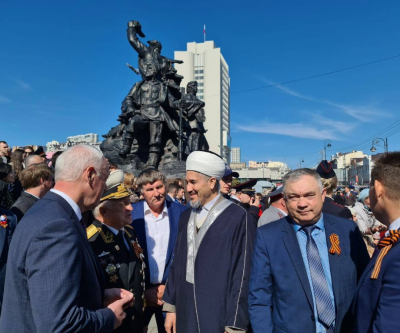 Мусульмане Приморского края прошли в колонне "Бессмертного полка".
