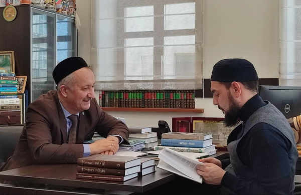 Полпред муфтия Гайнутдина в ДФО посетил Всемирный Конгресс Татар