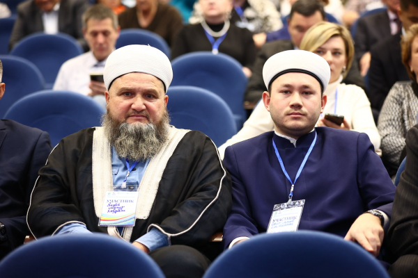 Представители мусульманского духовенства приняли участие в IX Конгрессе народов Приморского края.